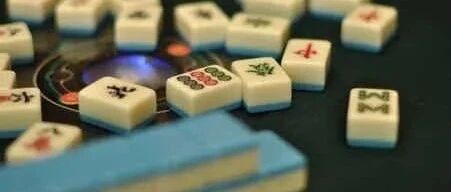 广东31岁男子长期通宵打麻将，竟突发小脑梗死……