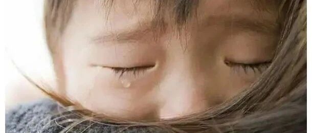 悲剧！7岁女孩涂抹花露水引发大抢救！这起病例为所有人敲响警钟！