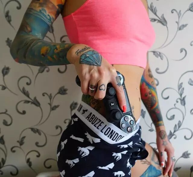 “看到这些纹身风格我自卑了，我这纹的还不如不纹呢....”——她说！