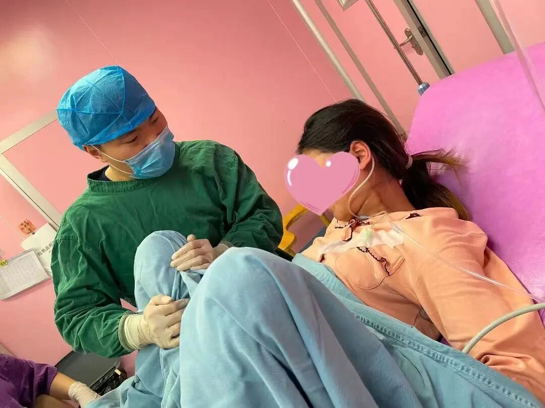 为什么剪脐带要先夹住剪脐带的时候到底是宝宝疼，还是妈妈疼？_https://www.jmylbn.com_新闻资讯_第6张