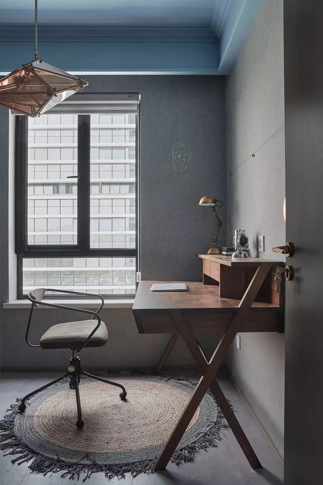 108平的现代风，用水泥墙来打造自己的小窝，特别个性！