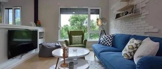 90㎡简约小复式装修，客厅隔断柜+隔断框设计，通透又充满别致~