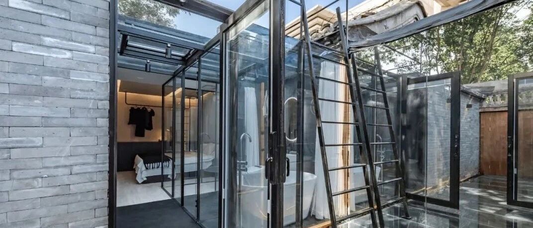 有一种大院叫地面铺镜子、浴厕全透明！这样的院子你想要吗？