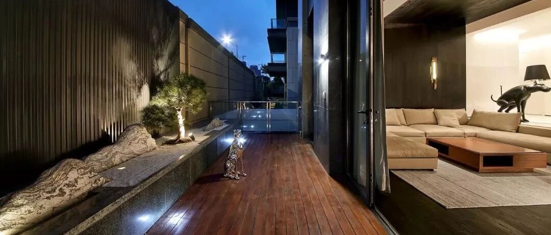 800㎡别墅只用“空”与“白”，就把现代东方美学诠释到极致