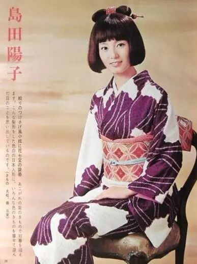 21歲成著名清純派女星 27歲獲金球獎最佳女主演 卻在39歲時為還債出話題寫真 57歲竟然下海了 暢學日語