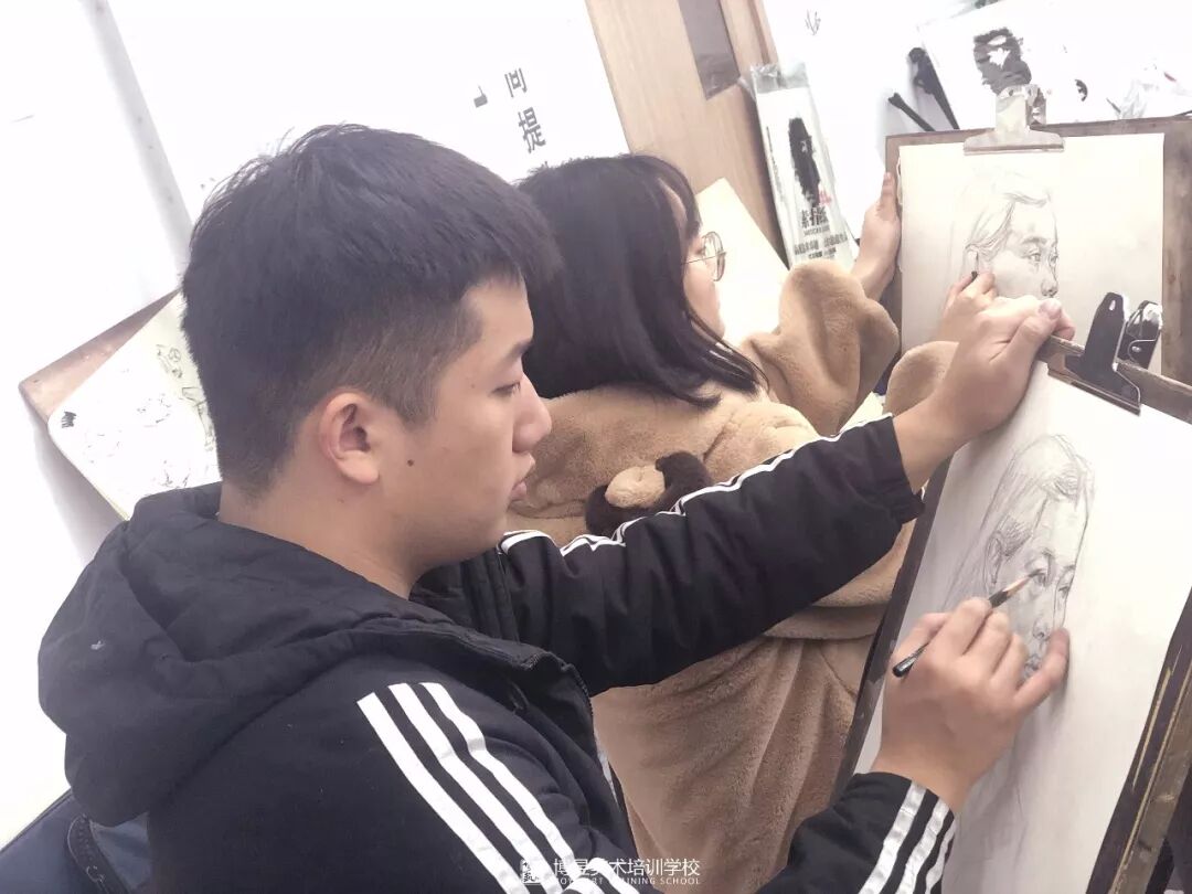 博昱画室| 洪山博昱画室三美造型班素描头像作品展示