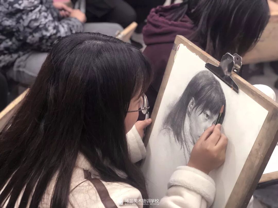 博昱画室| 洪山博昱画室三美造型班素描头像作品展示