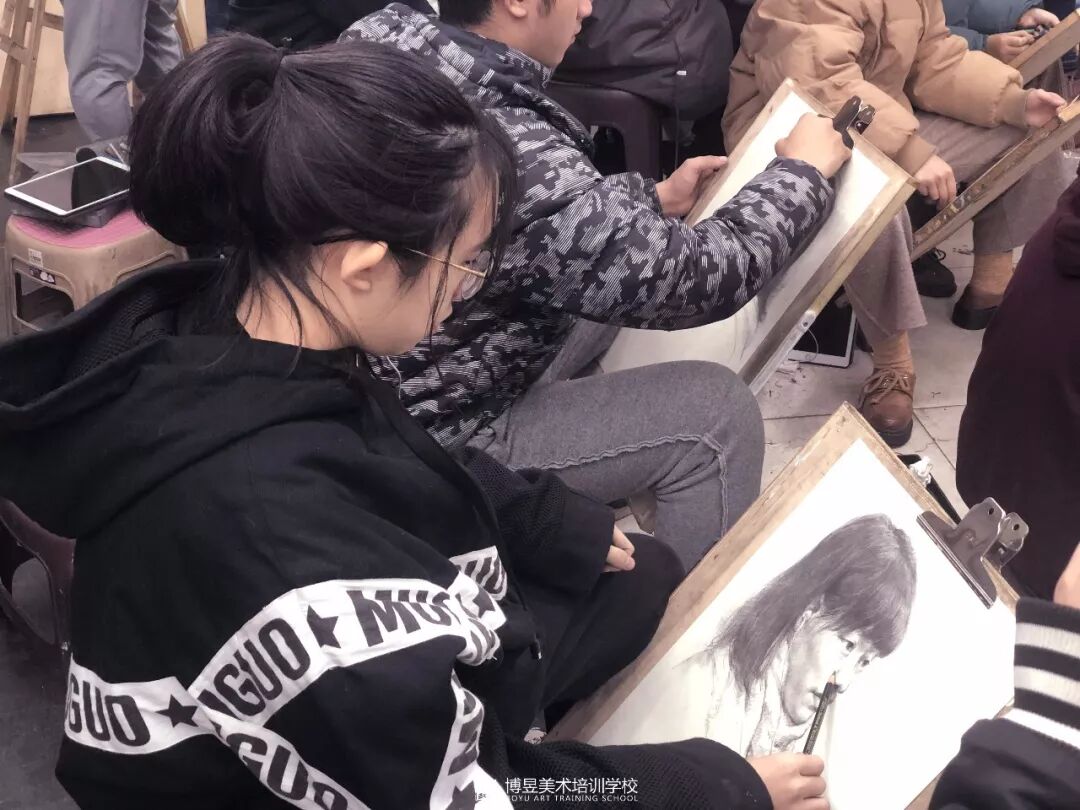 博昱画室| 洪山博昱画室三美造型班素描头像作品展示