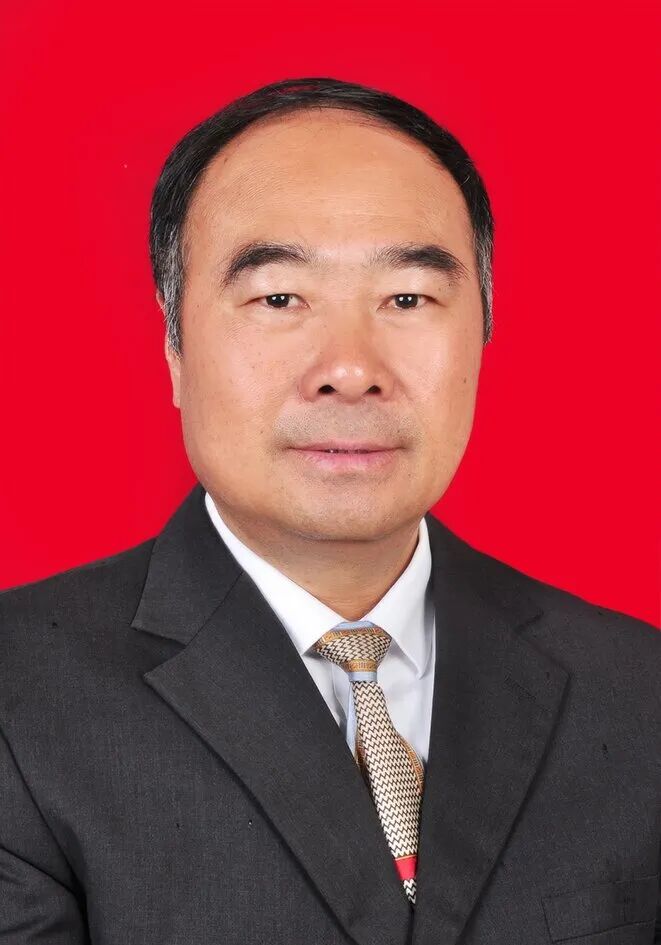 2017年6月26日,汪伍平在岳阳县新墙镇清水生态农庄就餐时,突然听到