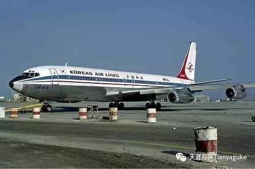 20世纪80年代拍摄到的一架大韩航空的波音707飞机,失事的kal858航班