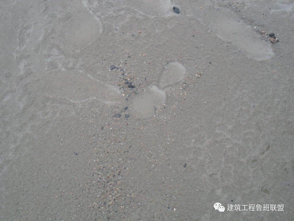 混凝土浇筑时突降暴雨怎么办？听听一线专家怎么说！的图2