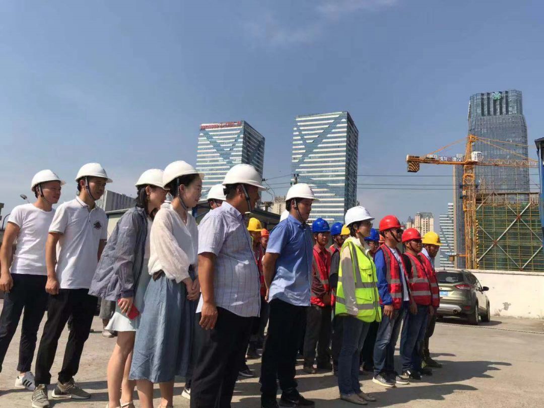 联利房产集团夏季“送清凉”慰问活动圆满结束！(图17)