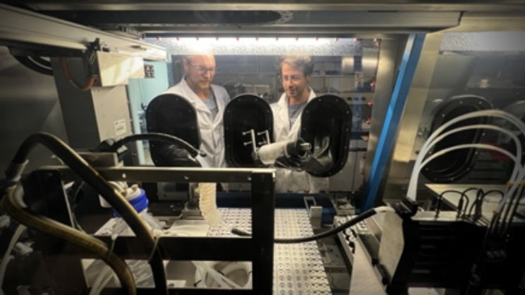 Aurora電池機(jī)器人：新能源研發(fā)明日之星！