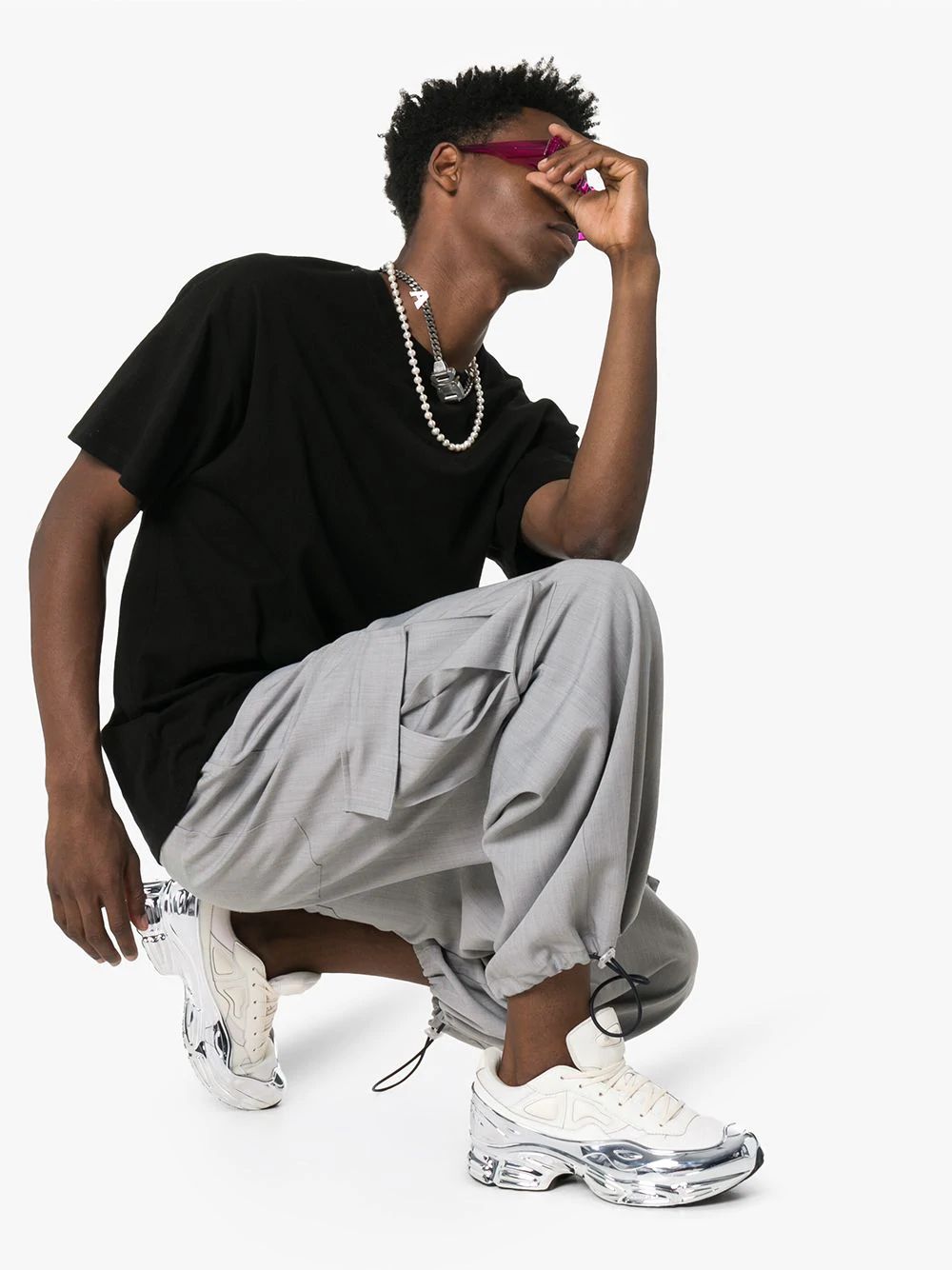 今夏 IG 上最火的 5 雙小白鞋，不用花大錢就能輕鬆買到而且還是泫雅同款？