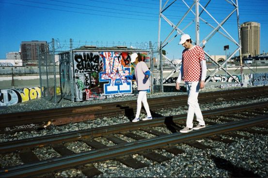 為什麼小賈和 GD 都愛 vans 棋盤格？