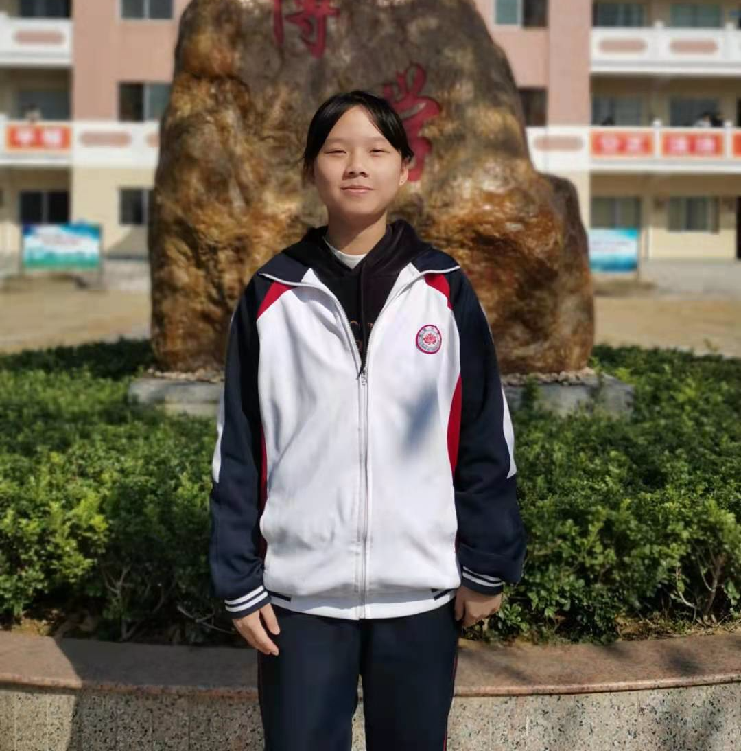 评为"恩平市优秀学生",5月被评为"恩平市最美中学生"及"最美恩州少年"