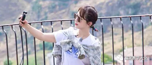 杨紫又打理出新发型，扎了一款竹节编发，可有少女气息了