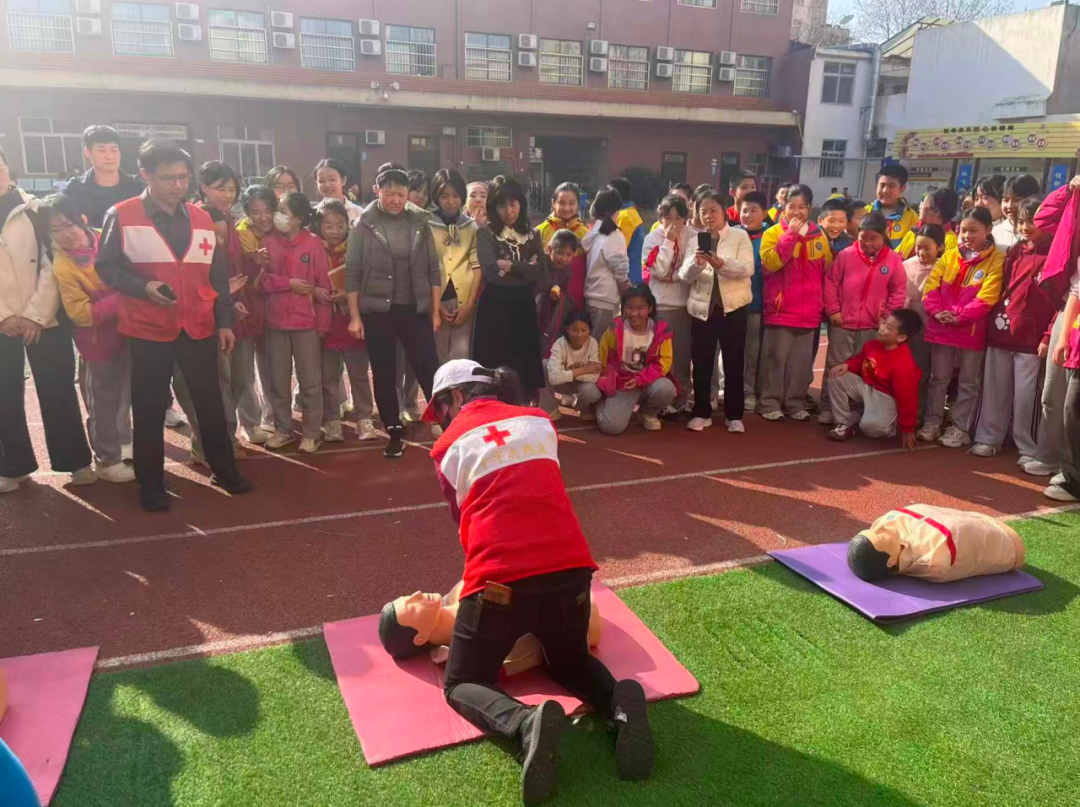 自动体外除颤器是什么“一键搜寻AED”小程序今日上线！全区200个点位，5000名“急救哨兵”已就位！_https://www.jmylbn.com_新闻资讯_第23张