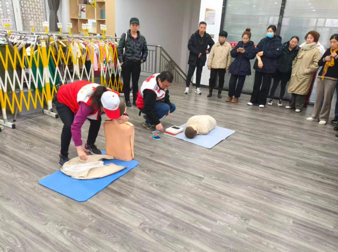 自动体外除颤器是什么“一键搜寻AED”小程序今日上线！全区200个点位，5000名“急救哨兵”已就位！_https://www.jmylbn.com_新闻资讯_第21张