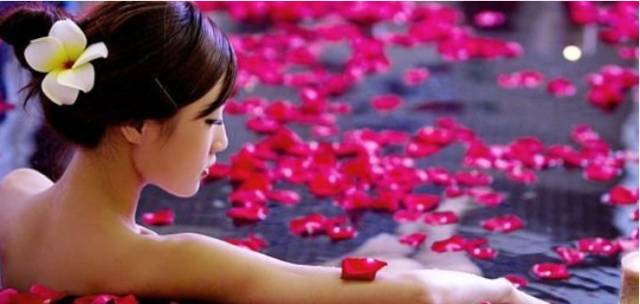 精油泡澡的好处与坏处_泡澡的好处与功效_瑶浴泡澡好处