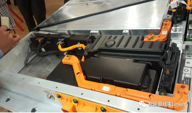 大众MEB平台高压部件解析（电池、连接器、高压线、充电座、动力系统）的图8