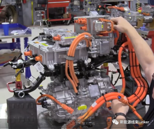 雪佛兰Bolt &Tesla 高压线束及连接器分析的图5