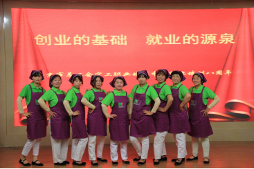 【人大】高华瑞：从家政服务员到全国人大代表，在三江学院聆听她的故事