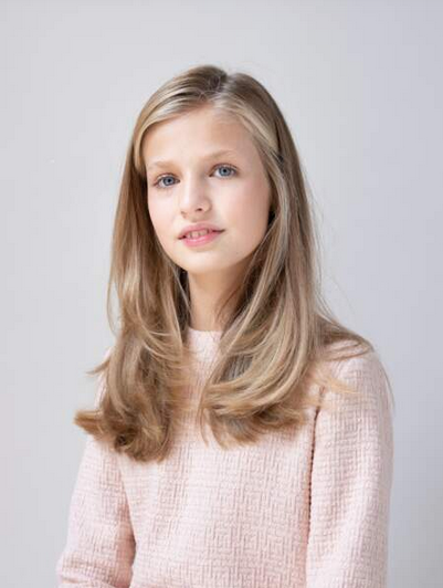 2020年2月,诺拉的官方照.