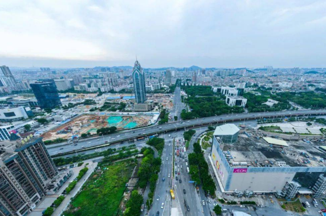 上车番禺广场，保利琅誉和隽樾府应该怎么选？