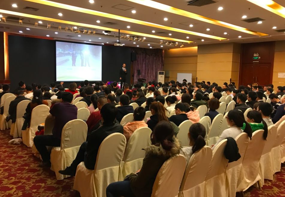 “魔幻”果唯伊｜深度