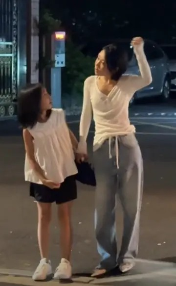 抖音4月直播带货排行榜，前20名最少月入200万！