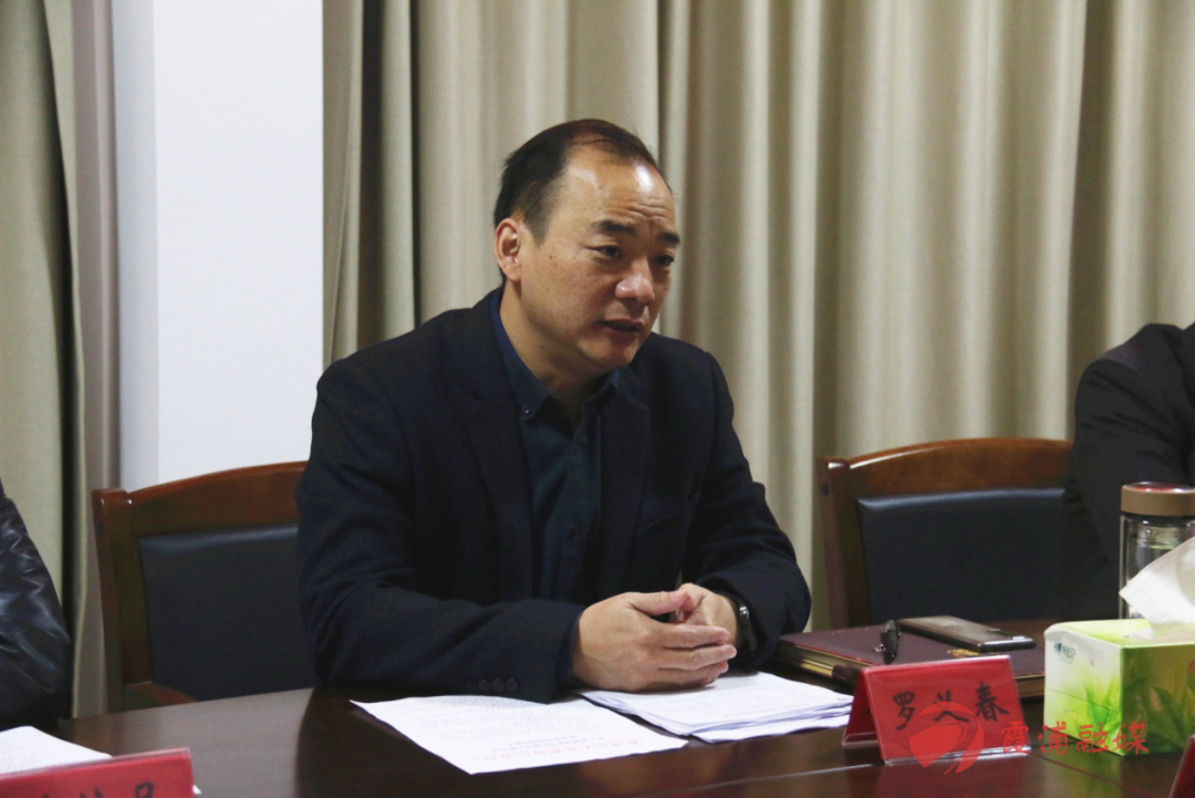 罗义春接待群众来访