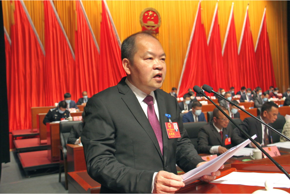 65根据会议议程,县人大常委会主任陆∽鳌断计窒厝嗣翊泶蠡岢Ｎ