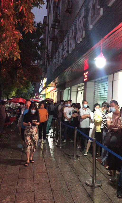 松城街道开启疫苗接种夜间模式