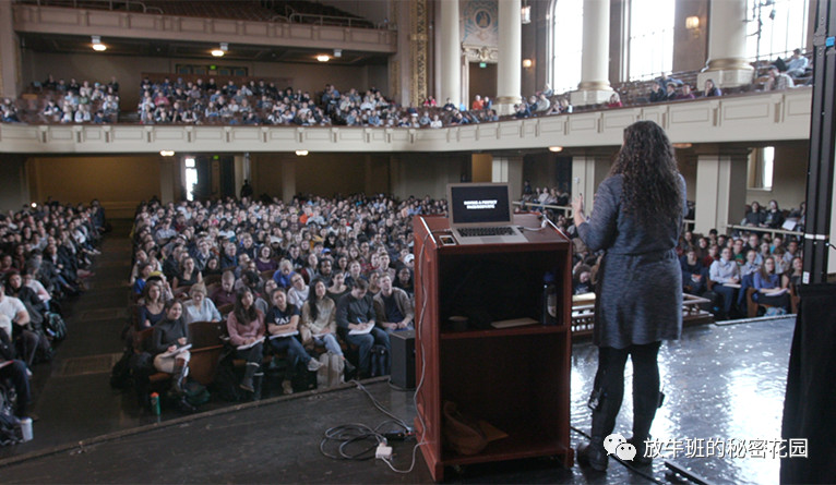 《我的耶鲁幸福课才上到一半，学到的4个技巧已经奏效》