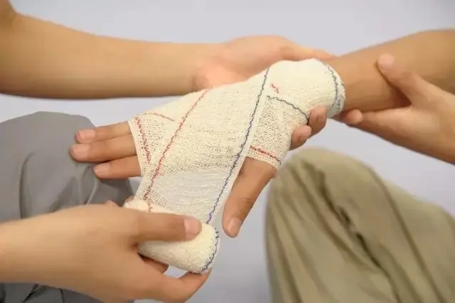 纱布绷带怎么用应急救护 ｜ 绷带包扎学起来！_https://www.jmylbn.com_新闻资讯_第7张