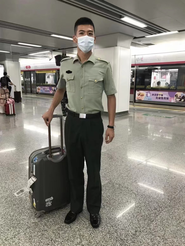 盛振:1997年9月出生,2016年入伍,进入75560部队侦察分队的五年中,担任