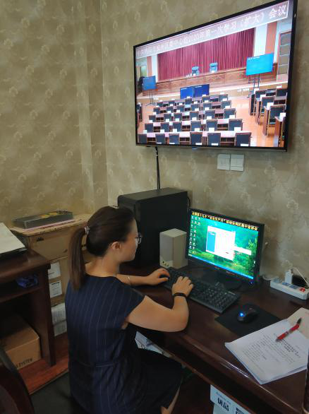 会场布置以左为尊_婚庆布置会场的图片_会场气球布置图片