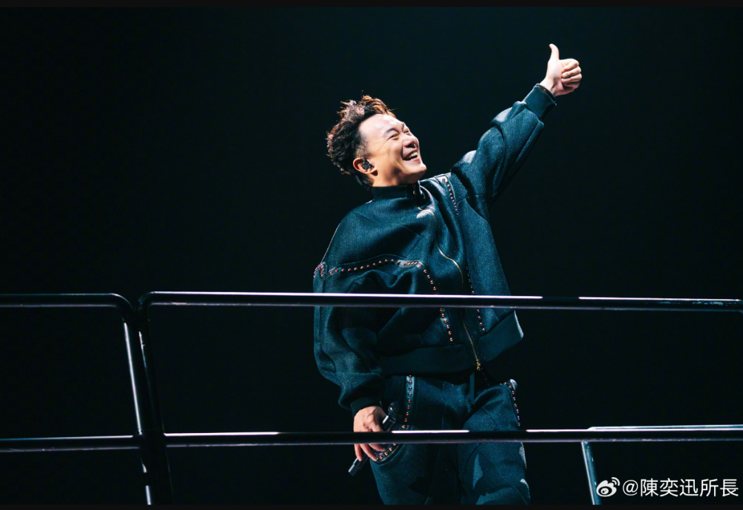 陈奕迅伤后首次露面!