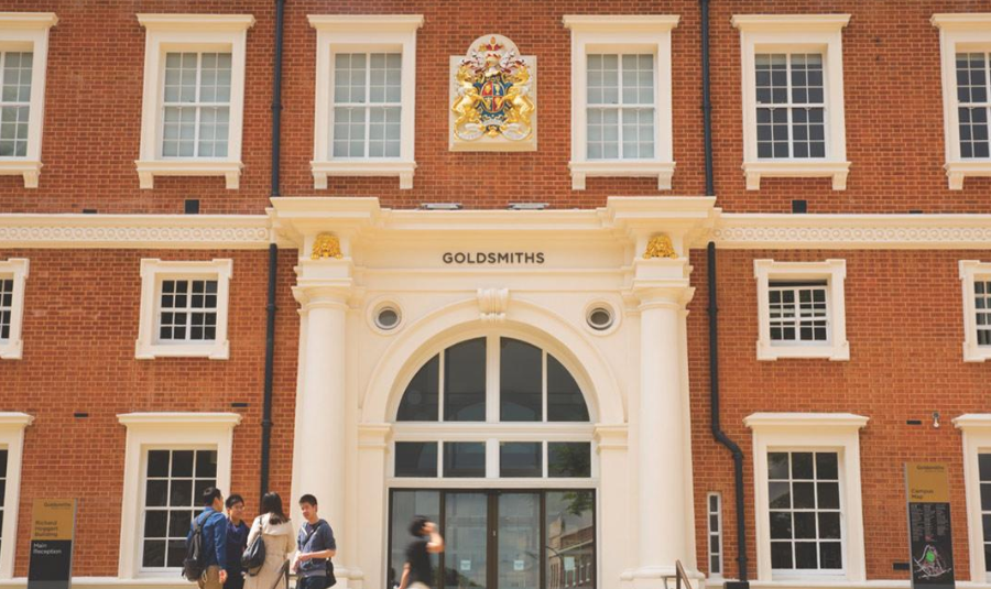 中国女留学生在英国被刺身亡，年仅31岁！警方锁定同校嫌疑人，细节披露