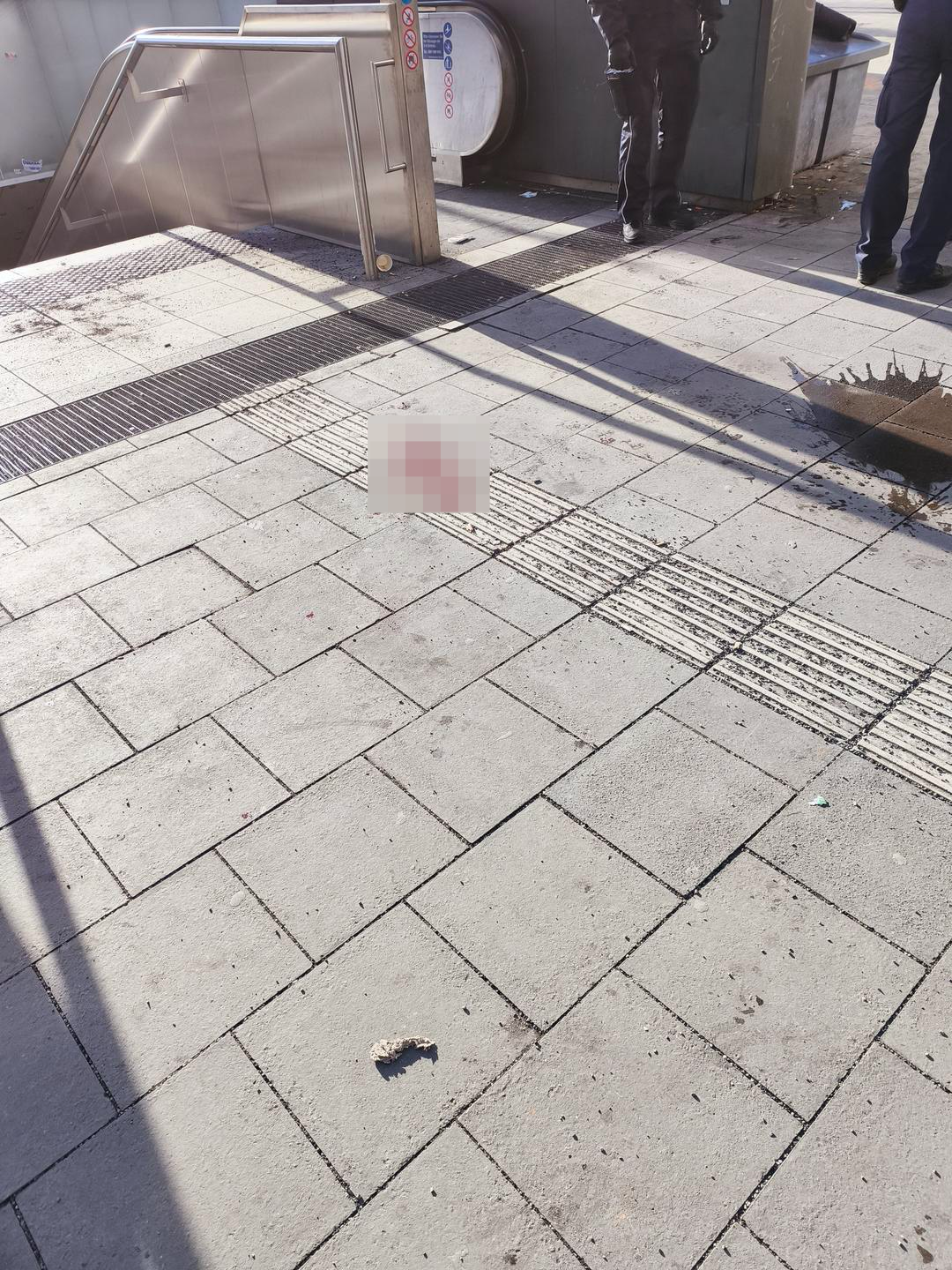 ▲徐先生将对方撂倒后，对方受伤流血（受访者供图）