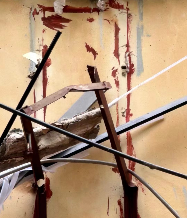 昆明广告牌坠落致3死7伤，或年久失修！目击者：大广告牌坠落砸中一排底商招牌