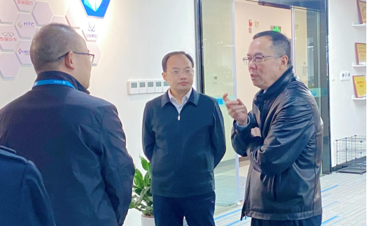 热烈欢迎重庆市科技局副局长牟小云一行莅临诚智鹏调研指导工作的图6