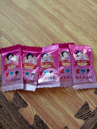 女儿才9岁，李湘就要求王诗龄带化妆品上学（组图） - 18
