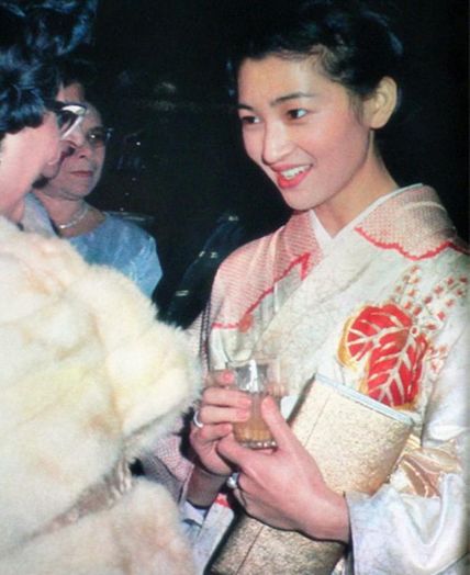 从平民到日本最美皇后 被称为亚洲戴安娜的她情史却比颜值更精彩 19年2月8日北美华人网存档 看帖神器
