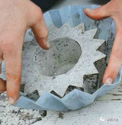 Diy 她用1塊錢的水泥 做出50塊錢的花盆 太省錢了 養花大全 微文庫