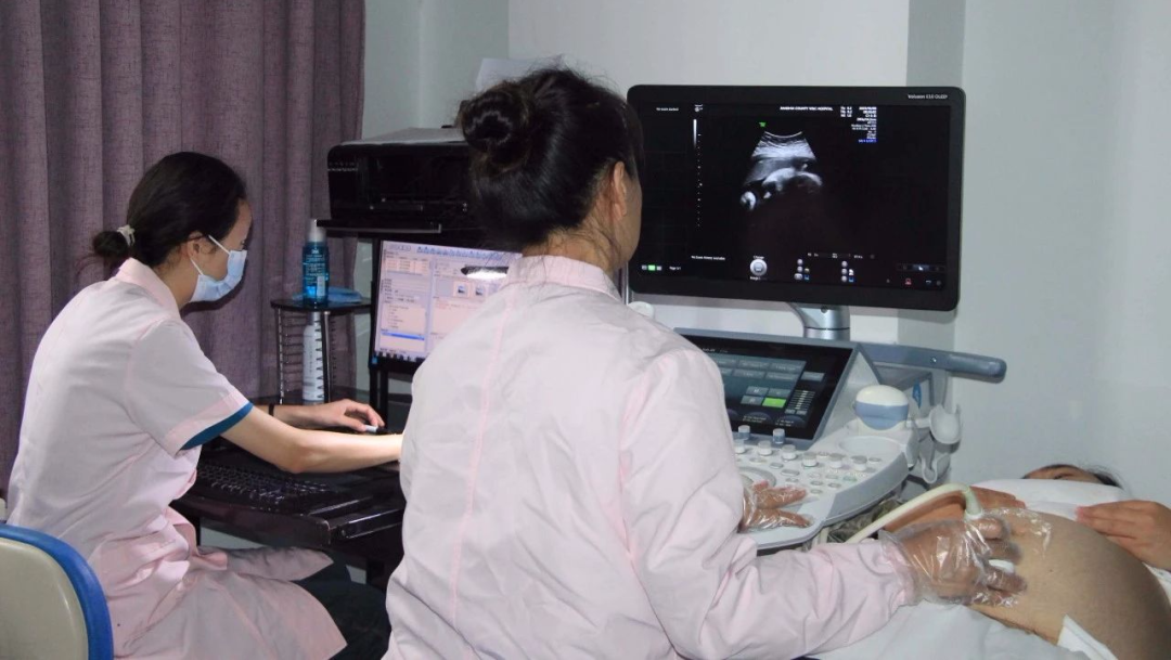 多普勒彩超图怎么看【妇幼科普】涨知识，明明做了“彩超”，为什么图像是黑白的？_https://www.jmylbn.com_新闻资讯_第3张