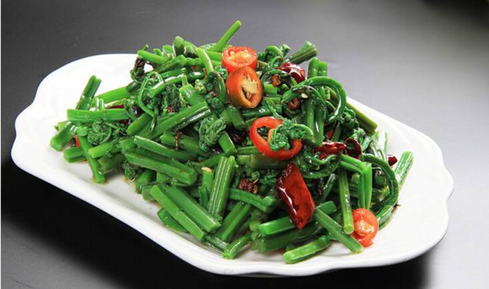 镁等多种微量元素,有清热化痰,润肠理气的功效,尤其适合在春夏季食用