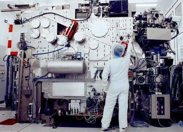 难如上青天的光刻机，究竟有哪些难点？的图2