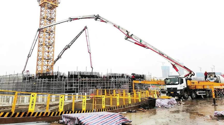 凌空展翅！徐工助力江苏第一高楼“破土而出”！(图6)